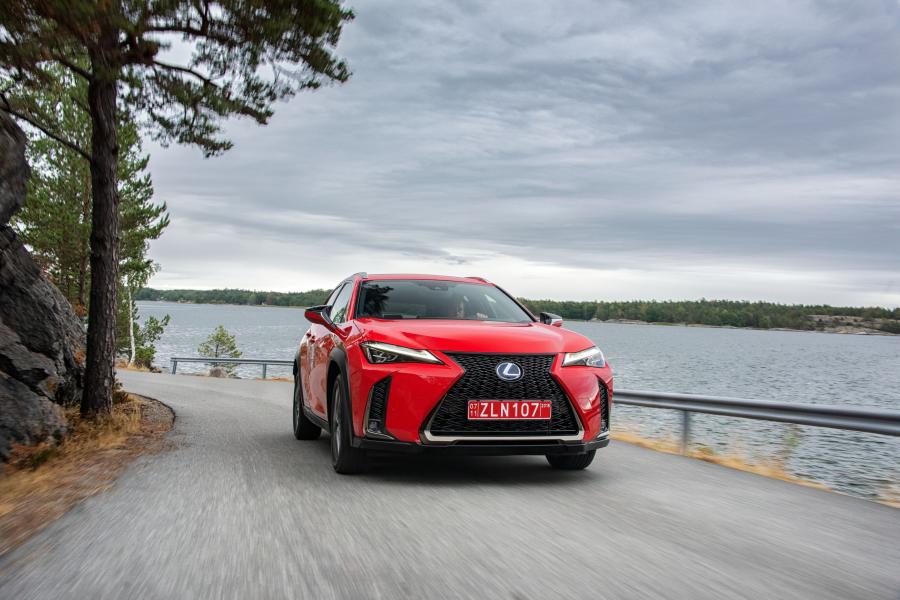  Lexus UX250h F-Sport 2018 года  (WW) (фото 37 из 46)